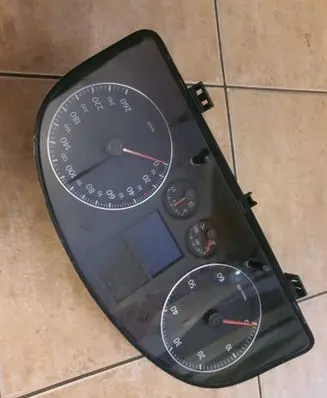 Speedometer (instrument cluster)