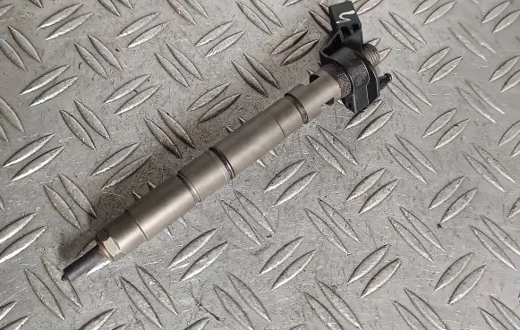 Audi A5 8T 8F Fuel injector 057130277AG 07102402351 0445115058