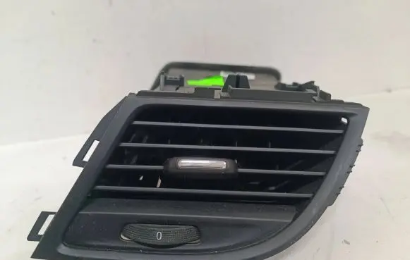 Opel Zafira C Dashboard side air vent grill/cover trim