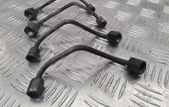 Hyundai Sonata Fuel injector supply line/pipe