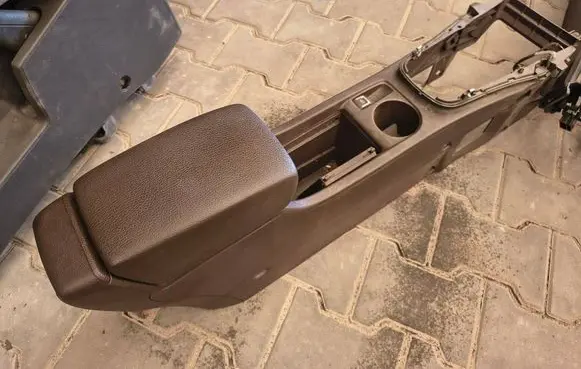 Opel Astra J Armrest 