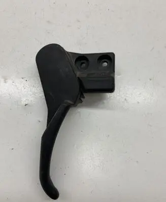 Volkswagen PASSAT B5 Engine bonnet (hood) release handle 3B1823533