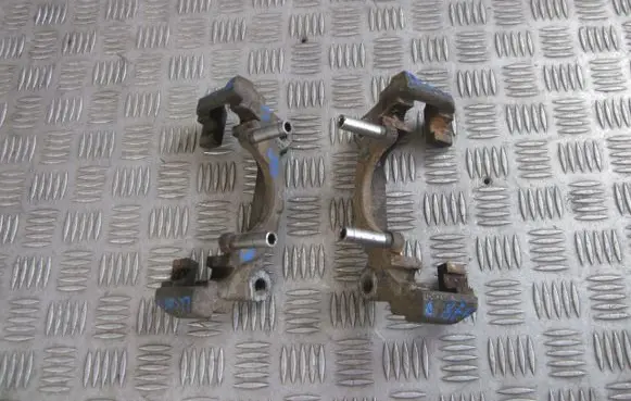 Seat Leon (1P) Front Brake Caliper Pad/Carrier JARZMAUYWANE