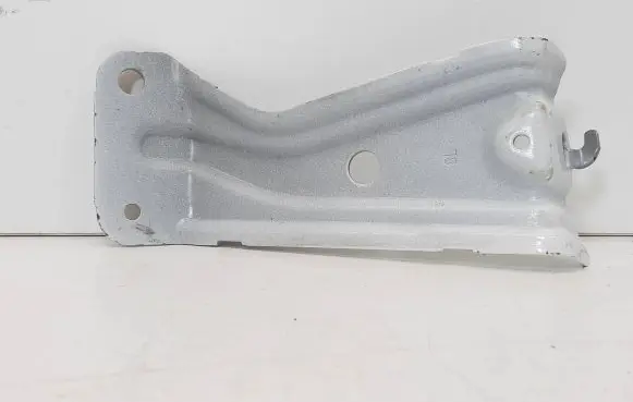 Toyota Yaris Fender mounting bracket