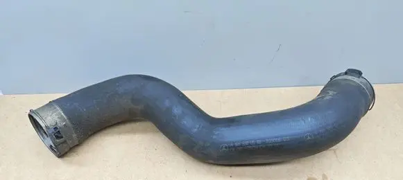 Mercedes-Benz ML W166 Oil fill pipe A1665280582