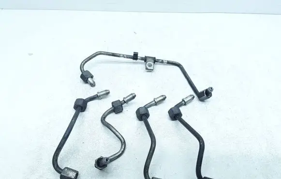 Opel Antara Fuel injector supply line/pipe 