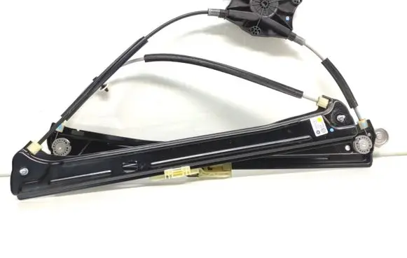 Volkswagen Tiguan Front window lifting mechanism without motor 5NA837461A