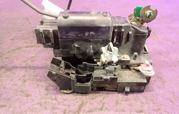 Renault Kangoo I Front door lock