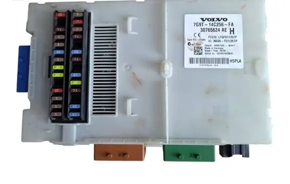 Volvo V70 Fuse module 7G9T14C256FA 30765624AE