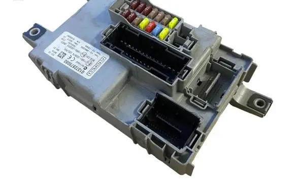 Peugeot Bipper Fuse module 01372879080 116RI000674 116RA000013