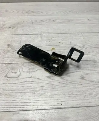 BMW 3 E90 E91 Radiator mount bracket 51647117 H260BR 2378101G