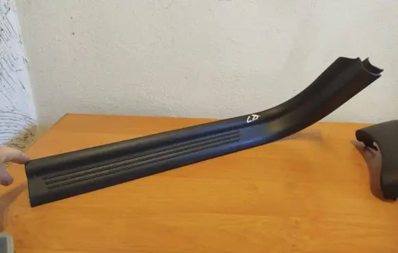 Volvo C30 Front sill trim cover 8641784 1110136 11137