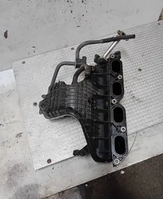 Toyota Auris E180 Intake manifold 1712037054