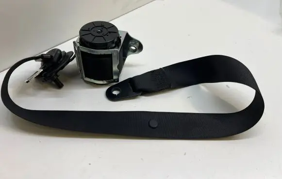 Mini Cooper Countryman R60 Front seatbelt 617059700B 111202
