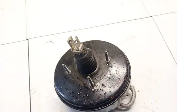 Toyota Avensis T250 Brake booster 4720005180