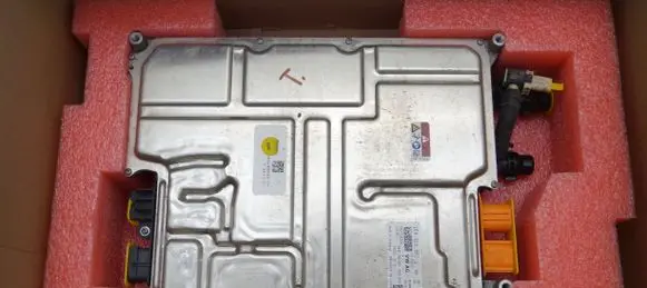 Volkswagen ID.3 Voltage converter/converter module 