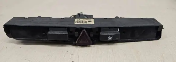 Opel Signum Hazard light switch 03758075 13100105
