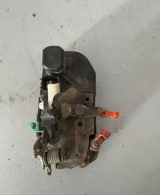 Chrysler 300 - 300C Front door lock