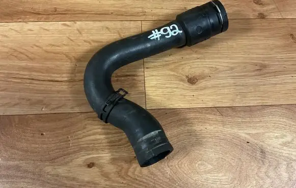 Audi A4 S4 B7 8E 8H Engine coolant pipe/hose 8E0121101AA CZHT4