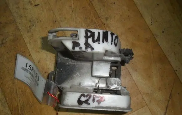Fiat Punto (176) Front door lock