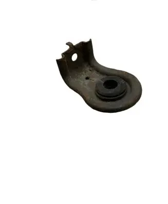 Radiator mount bracket