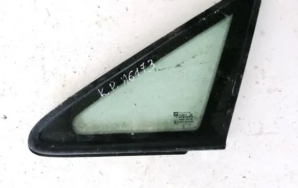 Opel Zafira A Front triangle window/glass 