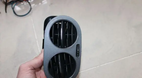 Volkswagen Tiguan Dashboard side air vent grill/cover trim 5M0819759 5N0819703 5N0819709