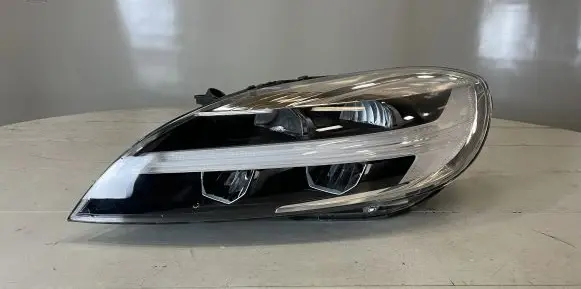 Volvo V40 Headlight/headlamp 31677018 107200293649