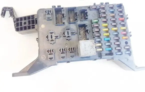 Ford Mondeo Mk III Fuse box set 1s7t14a073ae 1s7t-14a073-ae
