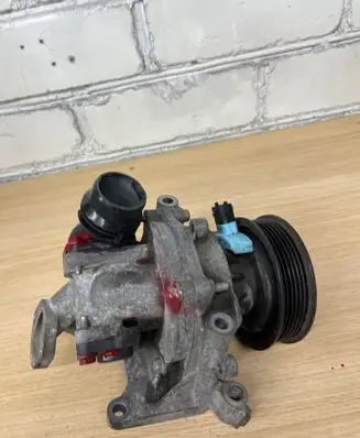 Opel Insignia A Water pump 55490715