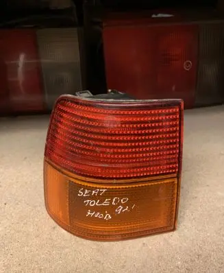 Seat Toledo I (1L) Rear/tail lights 1L0945095