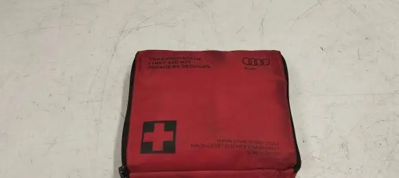 Audi A7 S7 4G First aid kit 8p0860282g