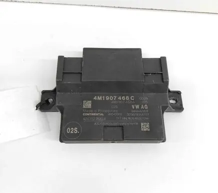 Audi A4 S4 B9 8W Gateway control module 4M1907468A A2C75228204