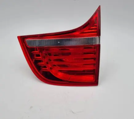Tailgate rear/tail lights