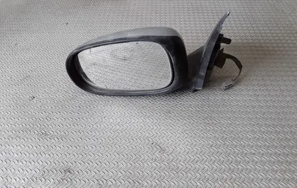 Nissan Almera N16 Front door electric wing mirror E11015827