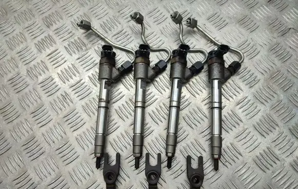 KIA Sorento Fuel injector 338002F610
