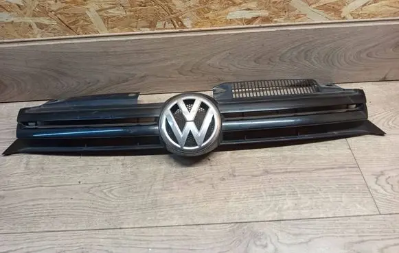 Volkswagen Golf VI Front grill 5K0853653