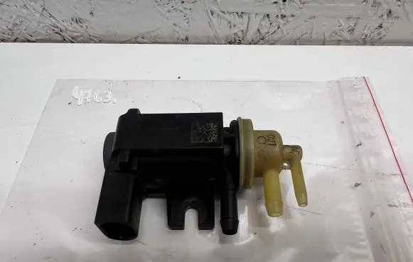 Volkswagen PASSAT B7 Turbo solenoid valve 1K0906627B