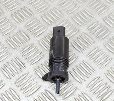 Tesla Model 3 Windscreen/windshield washer pump 111016400B