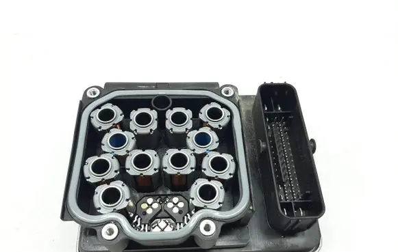 BMW 5 G30 G31 ABS Pump 6889164