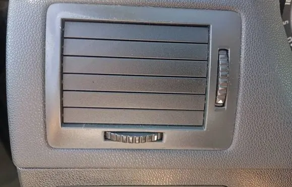 Skoda Fabia Mk1 (6Y) Dashboard side air vent grill/cover trim