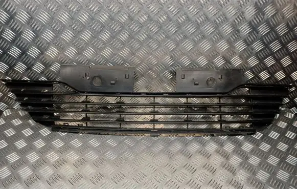 Front bumper lower grill