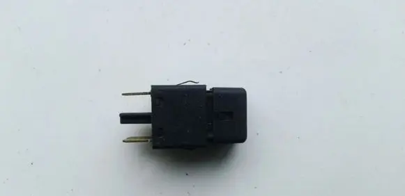 Opel Astra F Fog light switch 90228201