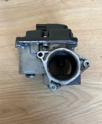 Volkswagen Scirocco EGR valve 03L131501E 26980524
