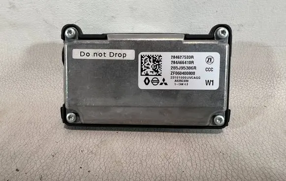 Nissan Qashqai Windshield/windscreen camera 284627533R