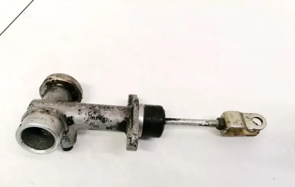 Hyundai Accent Clutch master cylinder