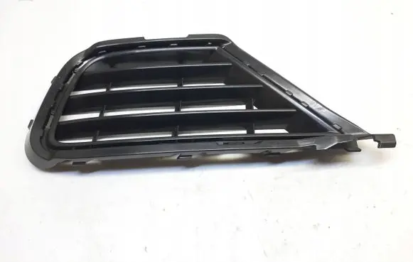 Volkswagen Touareg II Front bumper lower grill 7P6853665B