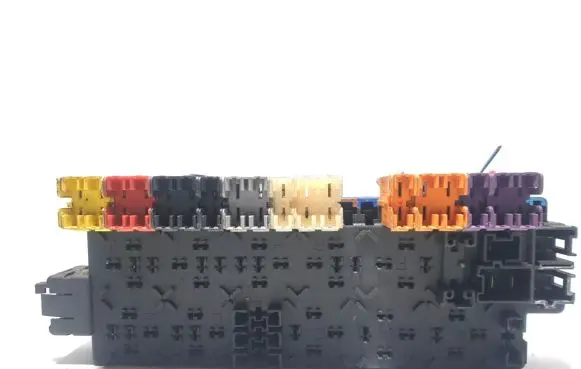 Mercedes-Benz S W220 Fuse module A0205451732