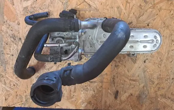 Skoda Octavia Mk2 (1Z) EGR valve cooler 038131513AD 102073210275