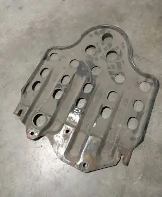 Infiniti QX56 Rear differential/diff mount bracket 
